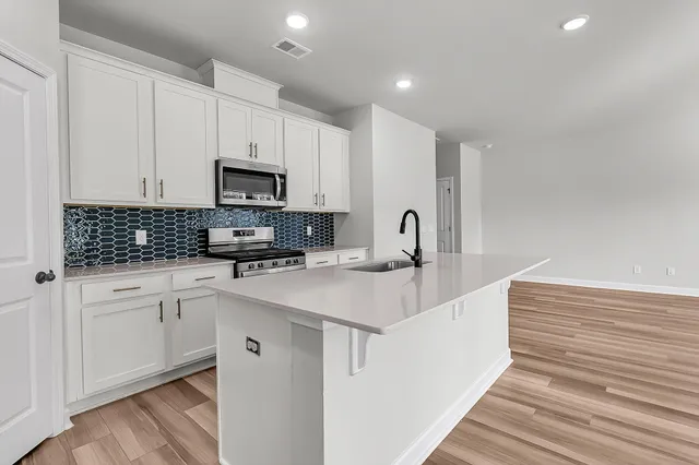 $2,600 | 247 Lucca Drive, Summerville, SC 29486