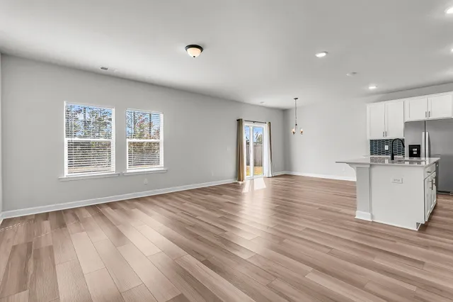 $2,600 | 247 Lucca Drive, Summerville, SC 29486