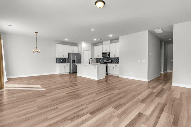 $2,600 | 247 Lucca Drive, Summerville, SC 29486