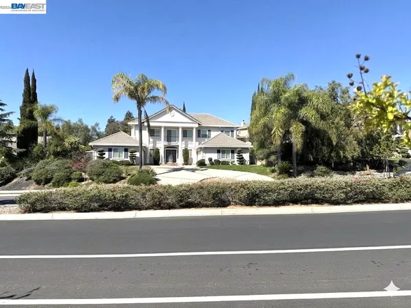 $1,199,000 | 47 East Country Club Drive, Brentwood, CA 94513