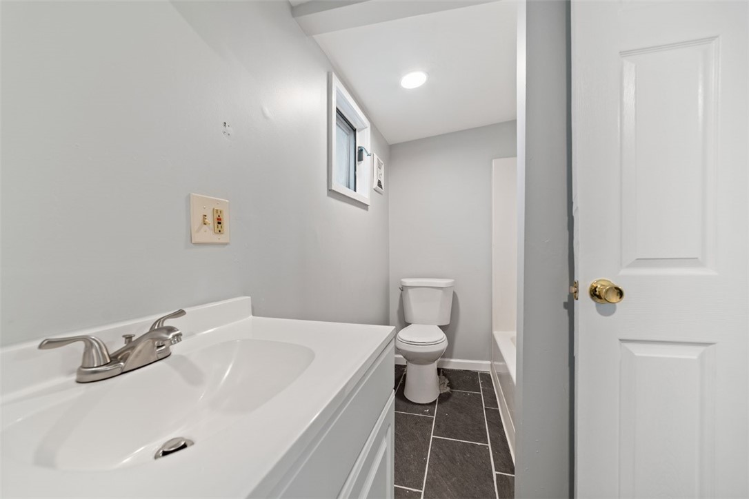 2856 West Shore Road Warwick, RI 02886 - Photo 8 of 24