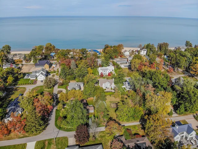 $995,000 | 11653 Prospect Drive, New Buffalo, MI 49117
