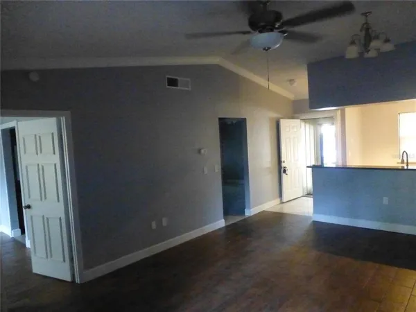 $1,500 | 1890 Wolford Road, Unit 5, Clearwater, FL 33760