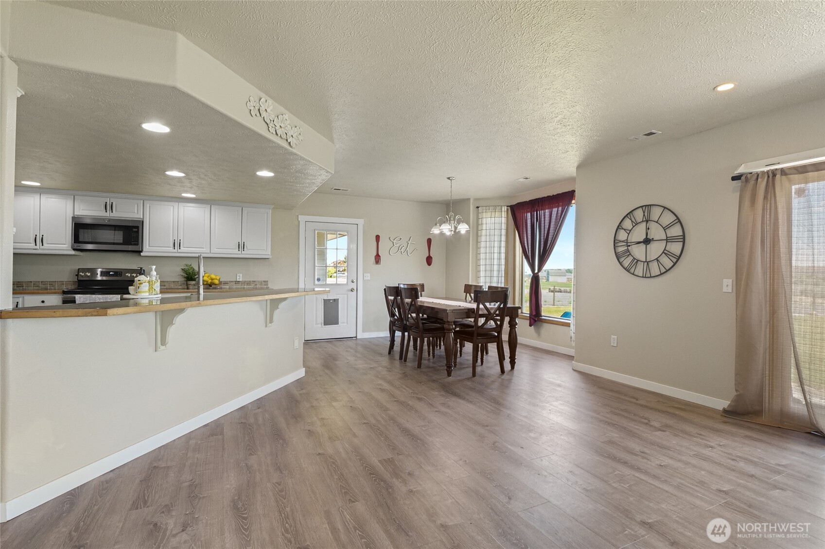 5621 Rd J.4 Northeast Moses Lake, WA 98837 - Photo 12 of 40