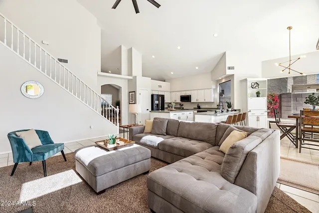 $10,000 | 1125 East Irma Lane, Phoenix, AZ 85024