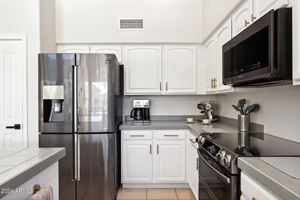 $10,000 | 1125 East Irma Lane, Phoenix, AZ 85024
