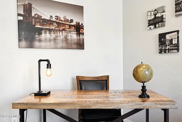 $10,000 | 1125 East Irma Lane, Phoenix, AZ 85024