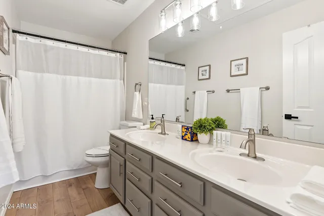 $10,000 | 1125 East Irma Lane, Phoenix, AZ 85024