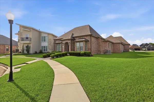 $692,000 | 7716 Pond Circle, Beaumont, TX 77707