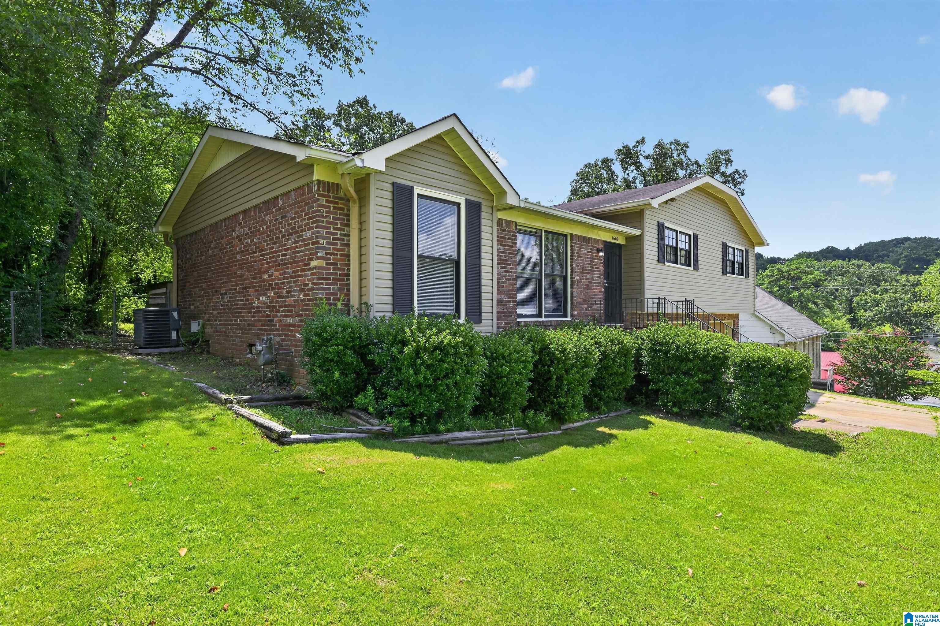 1609 6th Street Northwest Center Point, AL 35215 - Photo 6 of 31