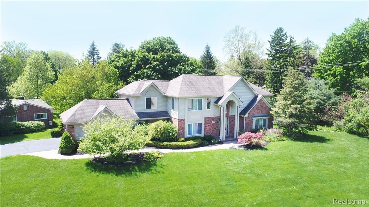 6926 Inkster Road West Bloomfield, MI 48322 - Photo 3 of 47 DJI_0267.jpg