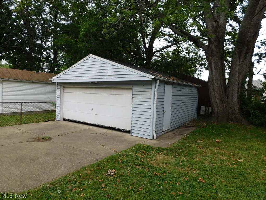 4694 Burleigh Road Cleveland, OH 44125 - Photo 4 of 14