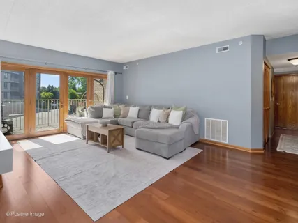 $384,900 | 175 West Brush Hill Road, Unit 104, Elmhurst, IL 60126