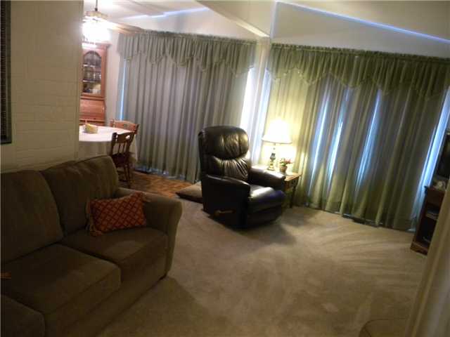 650 South Rancho Santa Fe Road, Unit 91 San Marcos, CA 92078 - Photo 10 of 24 Living room-dining room--showing vaulted ceilings