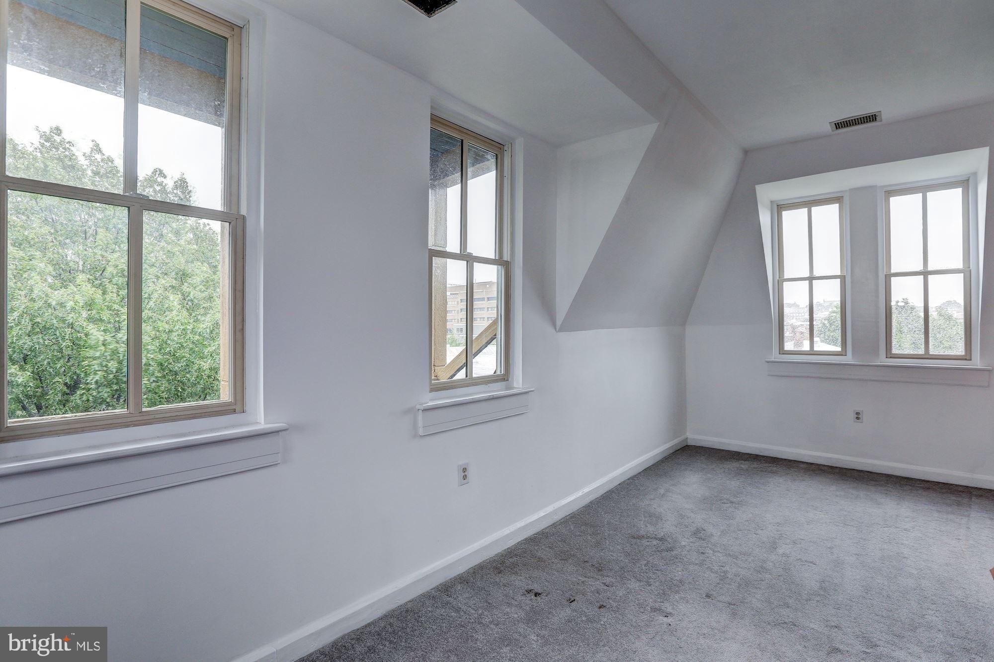 421 T Street Northwest Washington, DC 20001 - Photo 25 of 39 Unit 3 - Family Room