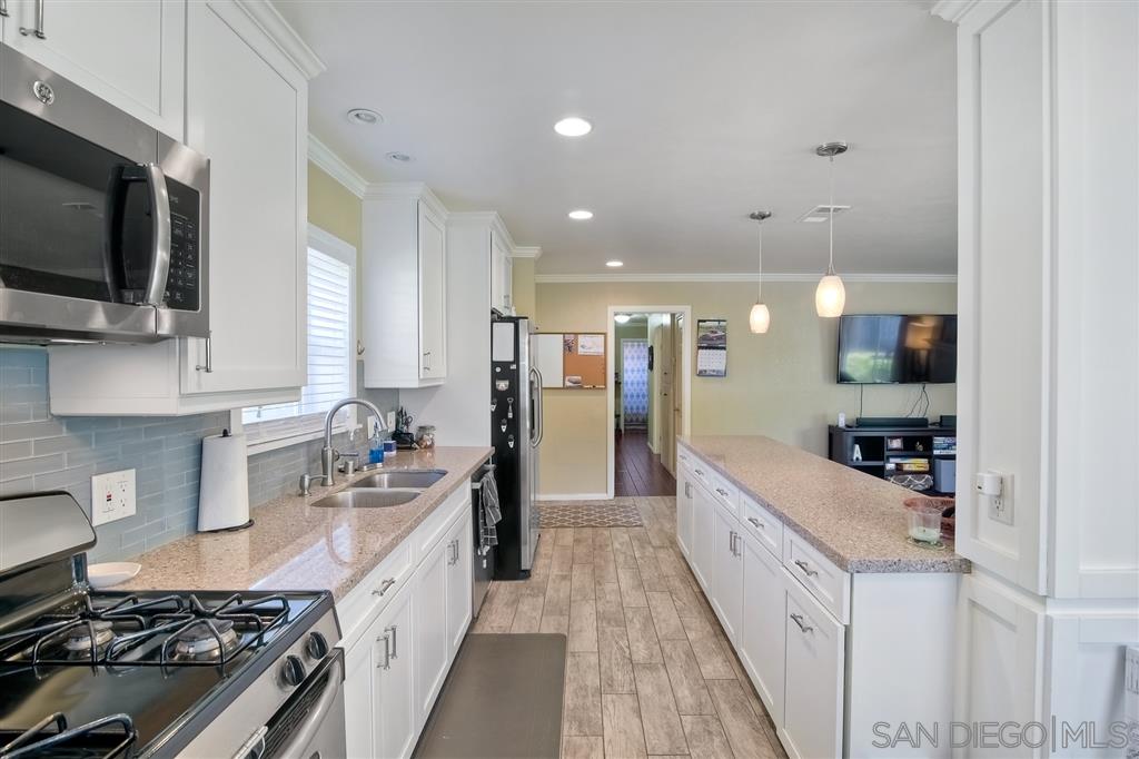 14031 Powers Road Poway, CA 92064 - Photo 8 of 25