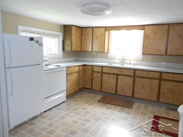 4315 Midland Road Saginaw, MI 48603 - Photo 3 of 12 31344029-2.JPG
