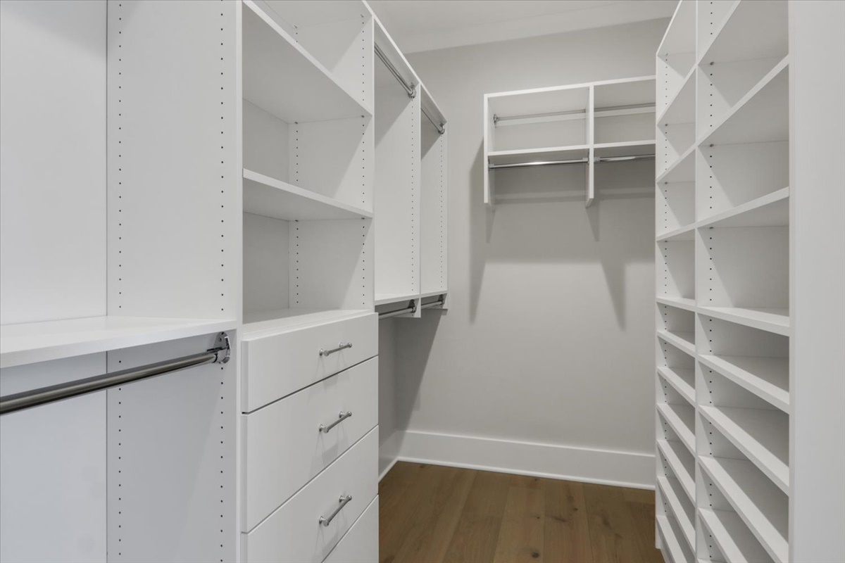 604 Cayman Way Savoy, IL 61874 - Photo 34 of 82 a view of walk in closet