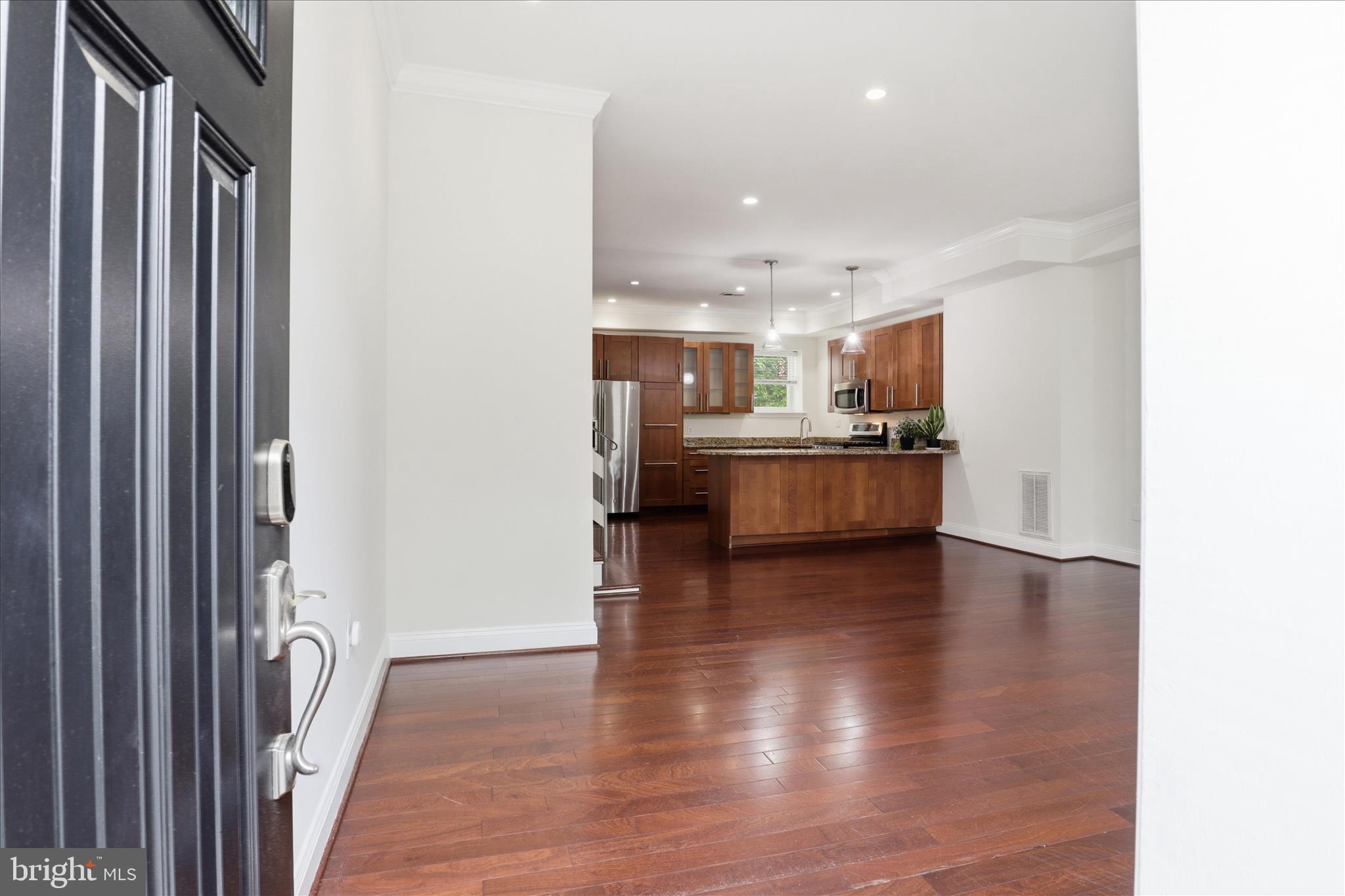 641 L Street Northeast Washington, DC 20002 - Photo 4 of 51