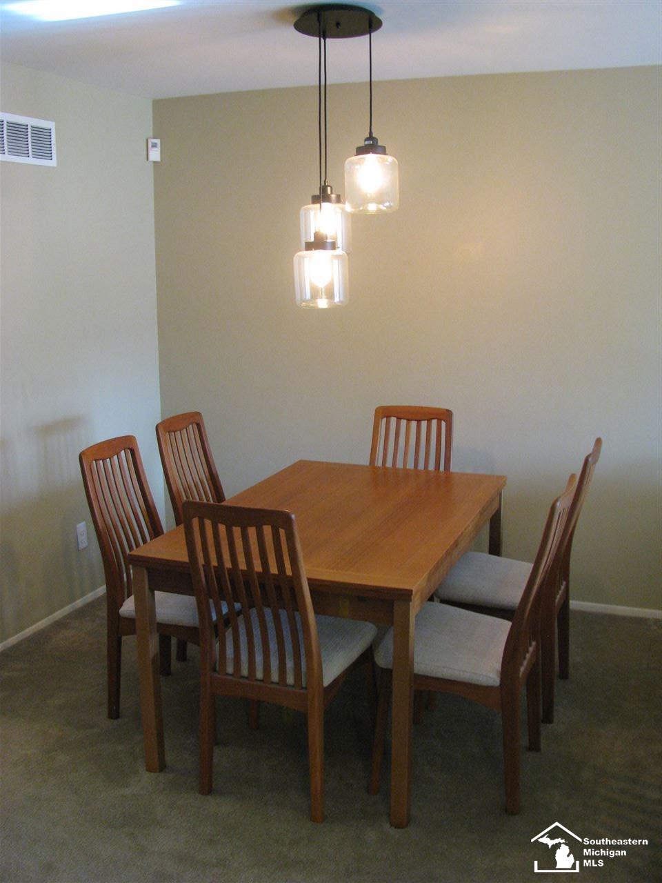 517 Tennyson Rochester Hills, MI 48307 - Photo 4 of 54