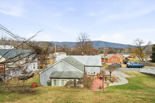 $209,995 | 964 Hill Avenue, Salem, VA 24153