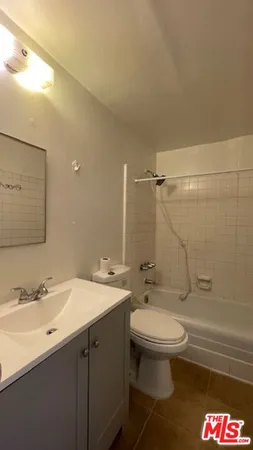 $1,300 | 737 South Oxford Avenue, Unit 29, Los Angeles, CA 90005