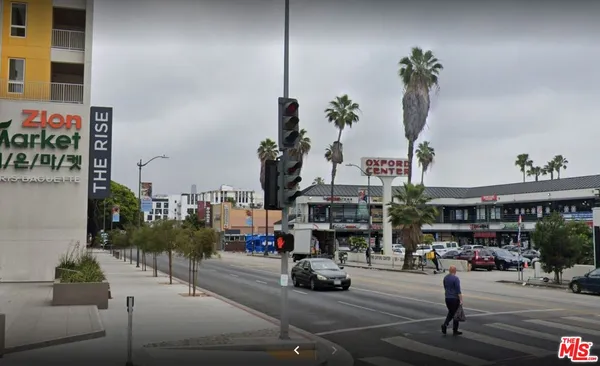 $1,300 | 737 South Oxford Avenue, Unit 29, Los Angeles, CA 90005