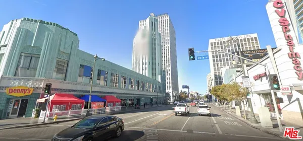 $1,300 | 737 South Oxford Avenue, Unit 29, Los Angeles, CA 90005