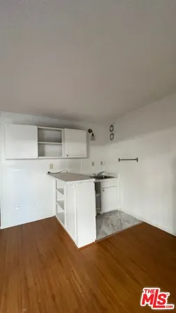 $1,300 | 737 South Oxford Avenue, Unit 29, Los Angeles, CA 90005