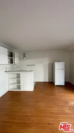 $1,300 | 737 South Oxford Avenue, Unit 29, Los Angeles, CA 90005