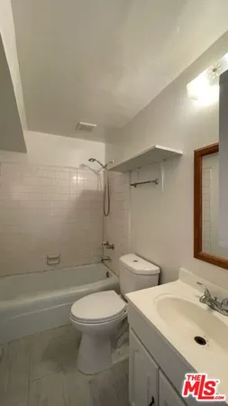 $1,300 | 737 South Oxford Avenue, Unit 29, Los Angeles, CA 90005