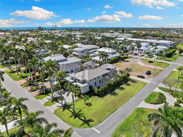 $11,249,000 | 581 14th Avenue South, Naples, FL 34102