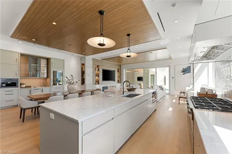 $11,995,000 | 581 14th Avenue South, Naples, FL 34102