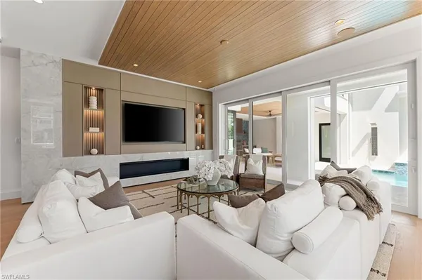 $11,249,000 | 581 14th Avenue South, Naples, FL 34102