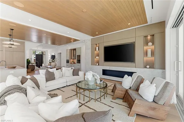 $11,249,000 | 581 14th Avenue South, Naples, FL 34102