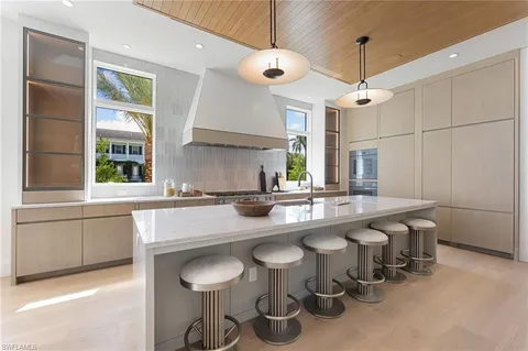 $11,995,000 | 581 14th Avenue South, Naples, FL 34102