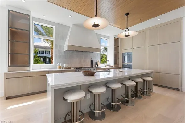 $11,249,000 | 581 14th Avenue South, Naples, FL 34102