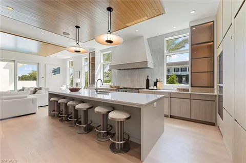 $11,995,000 | 581 14th Avenue South, Naples, FL 34102