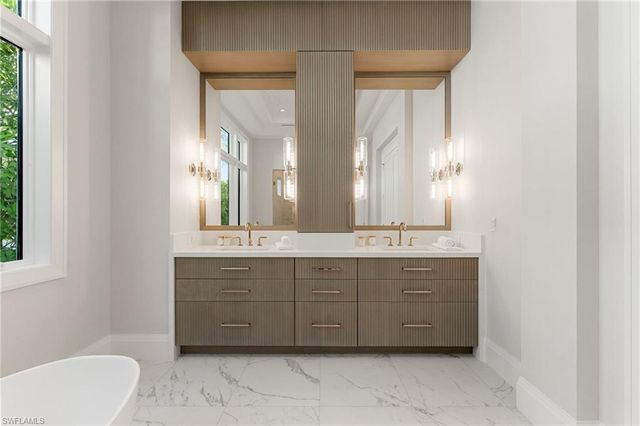 $11,995,000 | 581 14th Avenue South, Naples, FL 34102