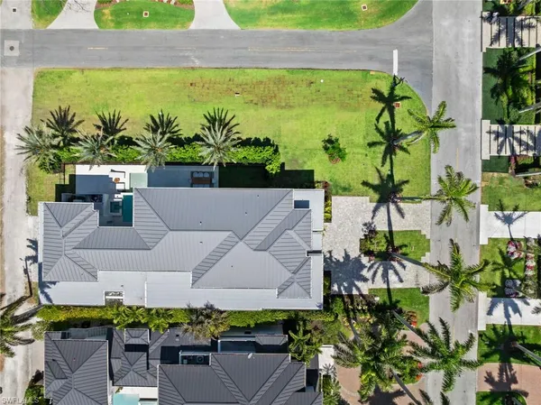 $11,249,000 | 581 14th Avenue South, Naples, FL 34102