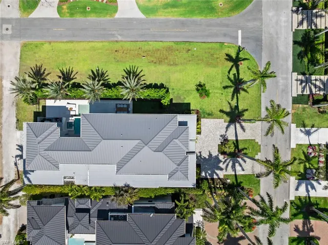$11,995,000 | 581 14th Avenue South, Naples, FL 34102