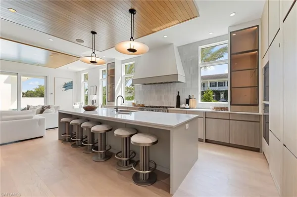 $11,249,000 | 581 14th Avenue South, Naples, FL 34102