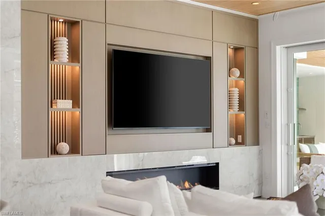 $11,995,000 | 581 14th Avenue South, Naples, FL 34102