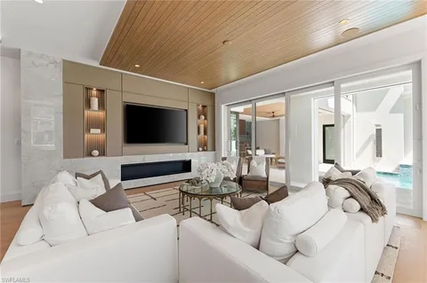 $11,995,000 | 581 14th Avenue South, Naples, FL 34102