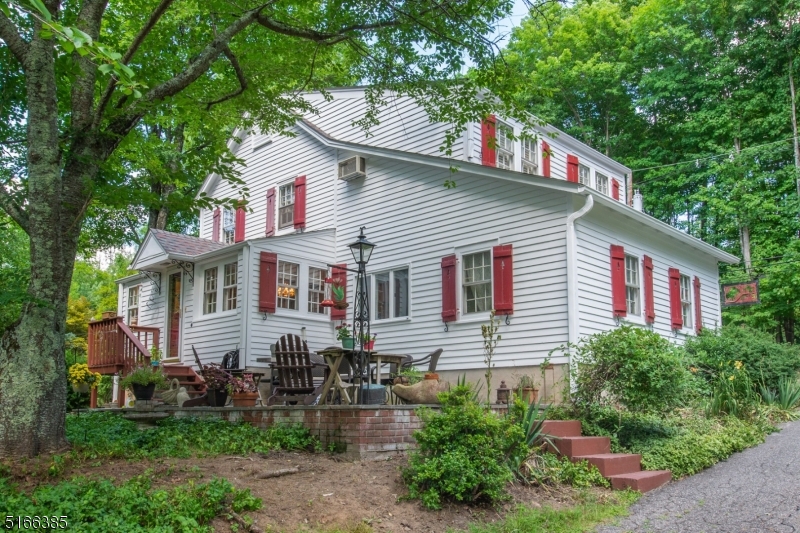 23 Roxiticus Road, Mendham, NJ 07945 Compass