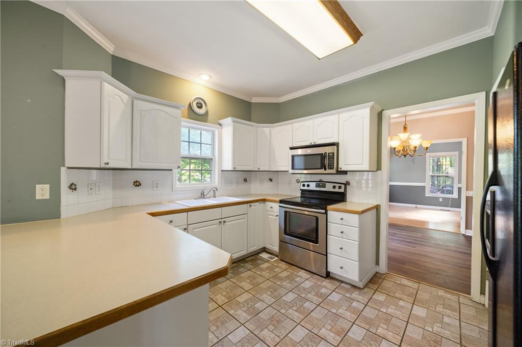 215 Brittany Road Rural Hall, NC 27045 - Photo 15 of 37