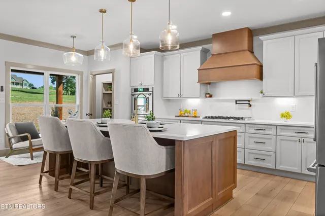 $999,500 | 5910 John Drive, Greenback, TN 37742