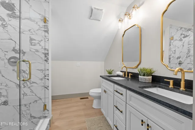 $999,500 | 5910 John Drive, Greenback, TN 37742