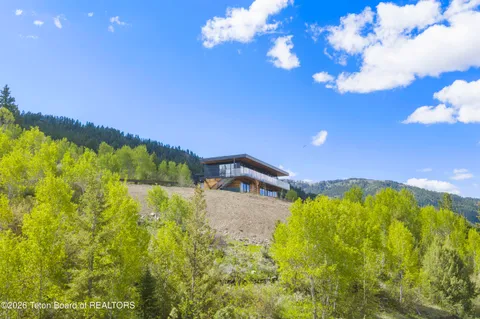 $6,350,000 | 11330 Hoback Junction South Road, Jackson, WY 83001
