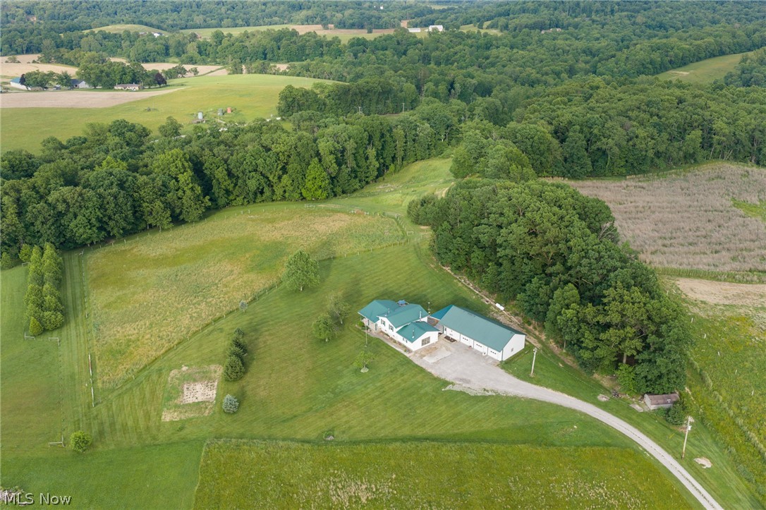 8175 Stover Road Sherrodsville, OH 44675 - Photo 4 of 23